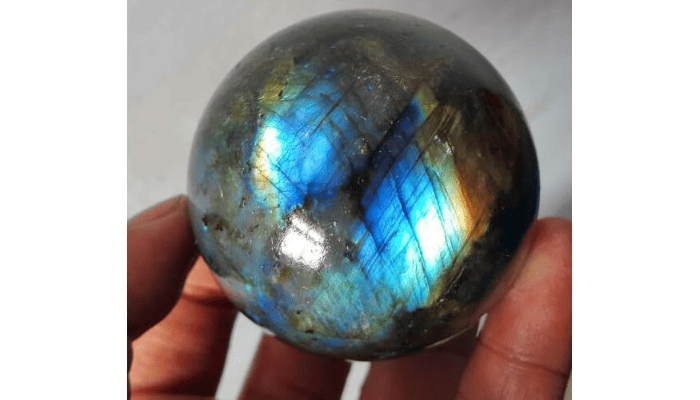 StoneStory Natural Labradorite